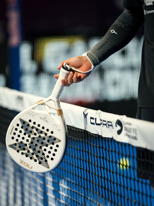 Nox AT10 Genius 12K Alum Xtreme by Agustin Tapia 2026 + Funda + Tarro de Pelotas + Grip